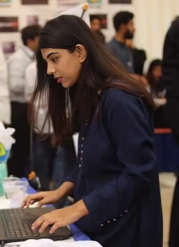 IT Company HR Boss Strips Nude, Shows Off Boobs & Pussy Closeup, Masturbates