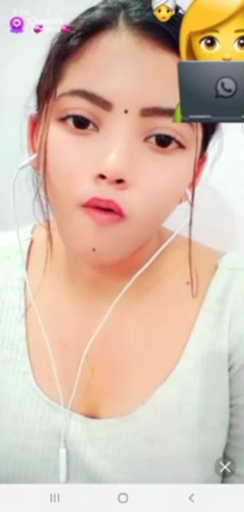 TaRa Showing Cute Boobs on Chamet Live With FACE