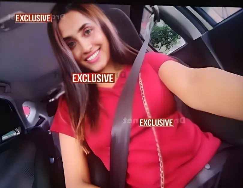 🥵Horny Desi Girl Boobs Pressed & Pssy Fngring by Boyfriend in Car with Full Face💦!! Don't Miss🥵