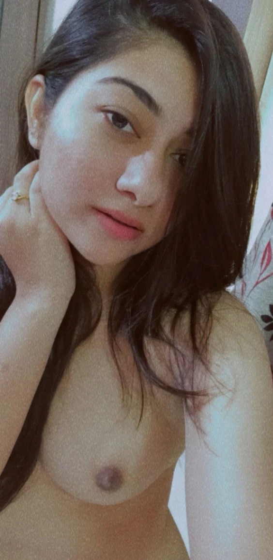 🔴 PERFECT_FIGURE_ALERT 🥵❤️Extremely Gorgeous Desi Girl Latest Most Exclusive Snapchat Private Dm Total 5 VIDEO'S Full Frontal NUDE Mirror Selfie VIDEO with Full Face Pressing her Boobs Pssy Rubbing💦!! Don't Miss😍🔥