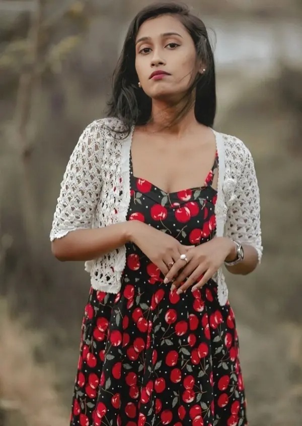 😍Moumita Roy Beautiful Model Pics Compilation Full Nude Spreading her legs bending over and showing her Ass🥵💦
