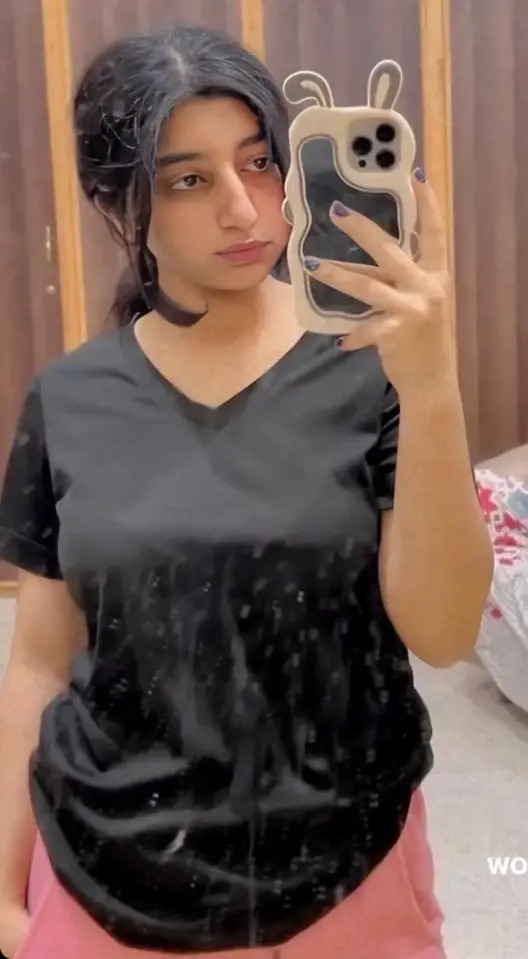 😍Beautiful Desi GF Snapchat inbox Special Total 6 VIDEO'S Showing Pressing Boobs & Pssy Rubbing🍒💦!! Don't Miss❤️🔥