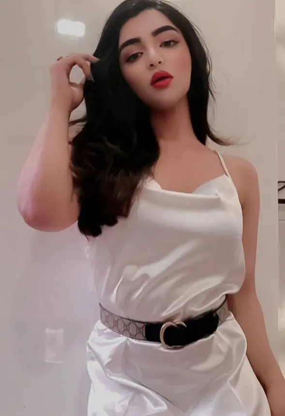 😍Extremely Beautiful Model and Insta Influencer Aaditi Kohli Full Nude Playing with Pillow Pitching her Nipples Spreading her Legs and Showing Pussy💦🥵